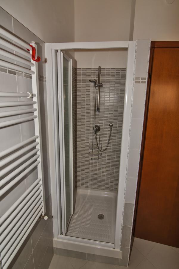 L'Orchidea Di Ale Bed & Breakfast Tivoli Terme Bagian luar foto